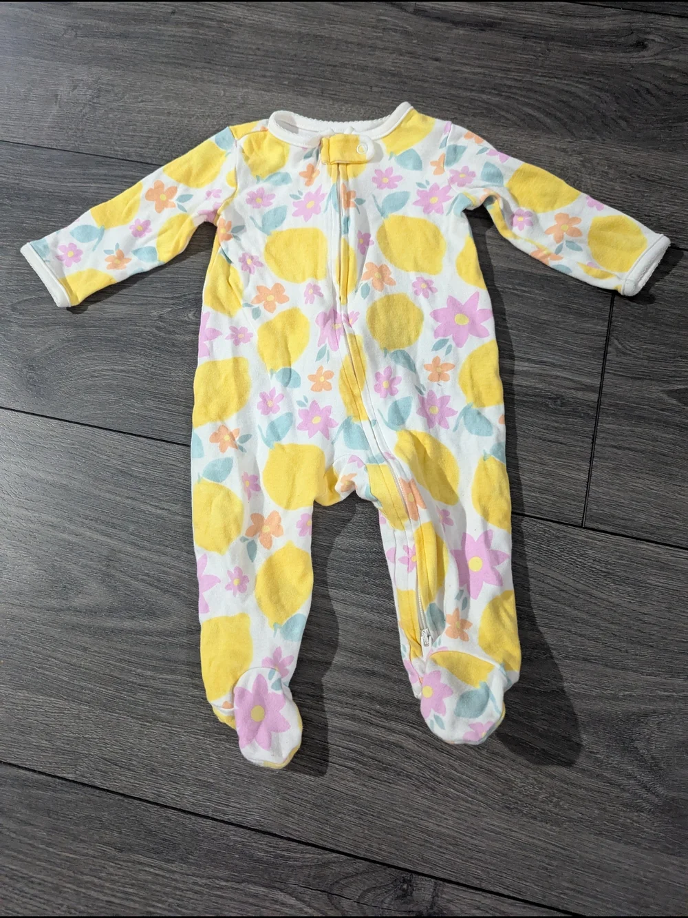 Set of 5 Mixed Carter's Pastel Baby Zipper Sleepers - Size 6 Months